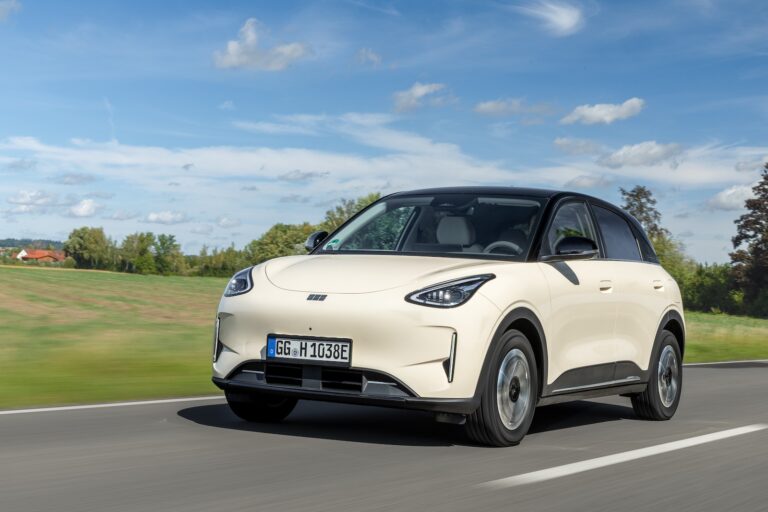 Geely E2